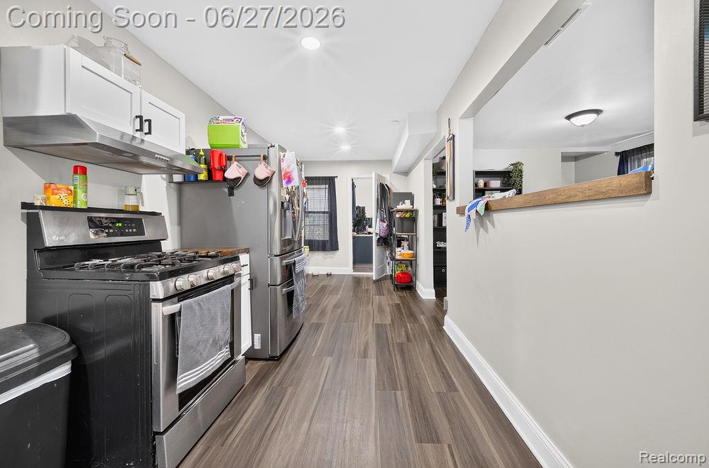7715 Beech Daly Road Property Photo 11