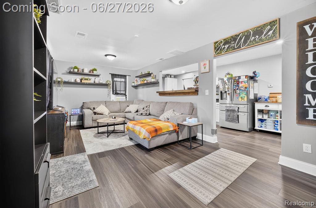 7715 Beech Daly Road Property Photo 14