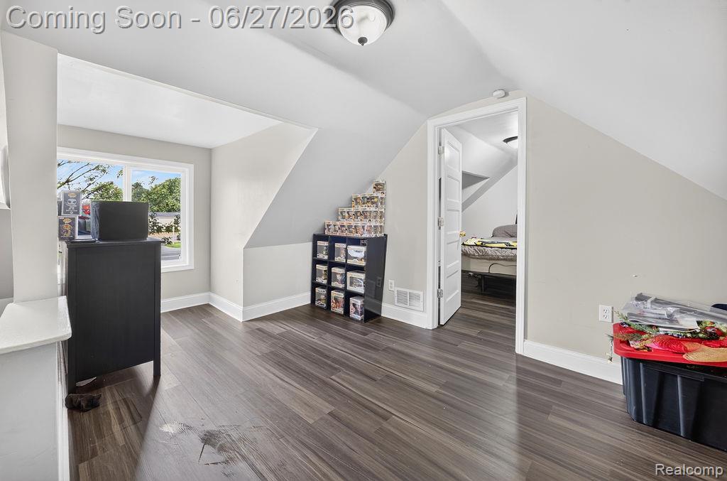 7715 Beech Daly Road Property Photo 18