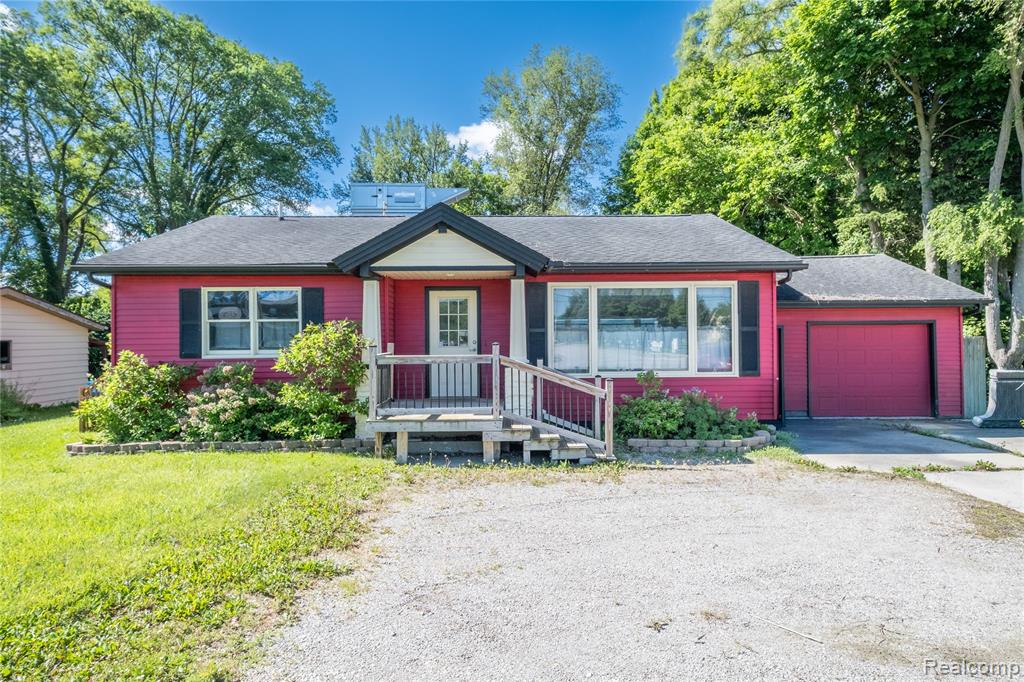 1444 E Pierson Road Property Photo 1