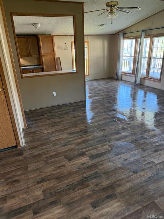 58904 Lily Court Property Photo 5