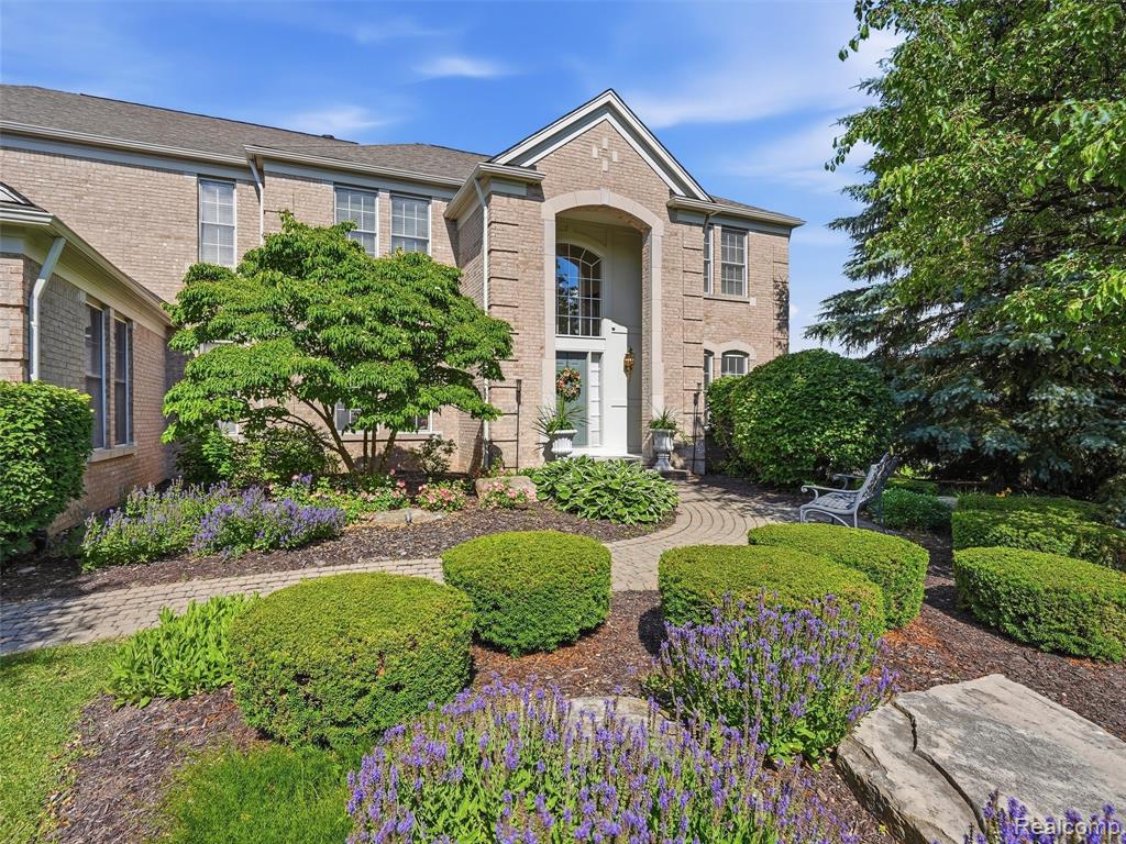 5631 Skye Court Property Photo 4