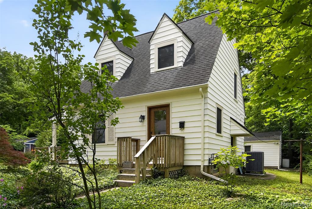315 Doty Avenue Property Photo 5