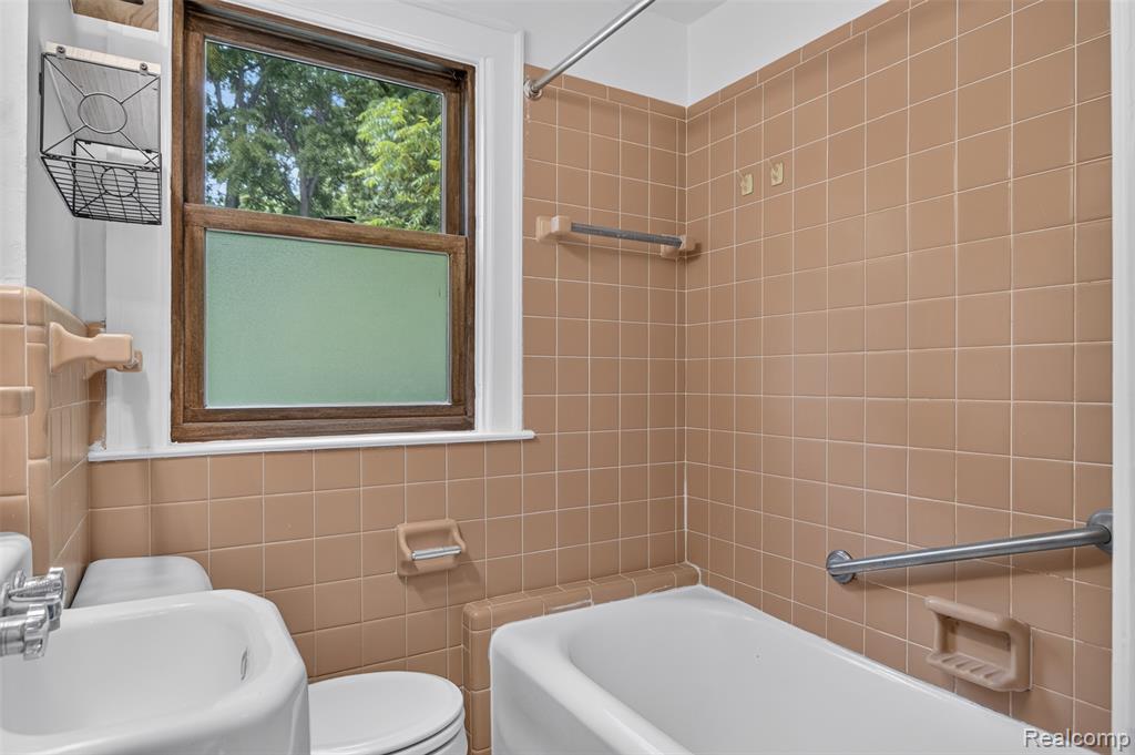 315 Doty Avenue Property Photo 29