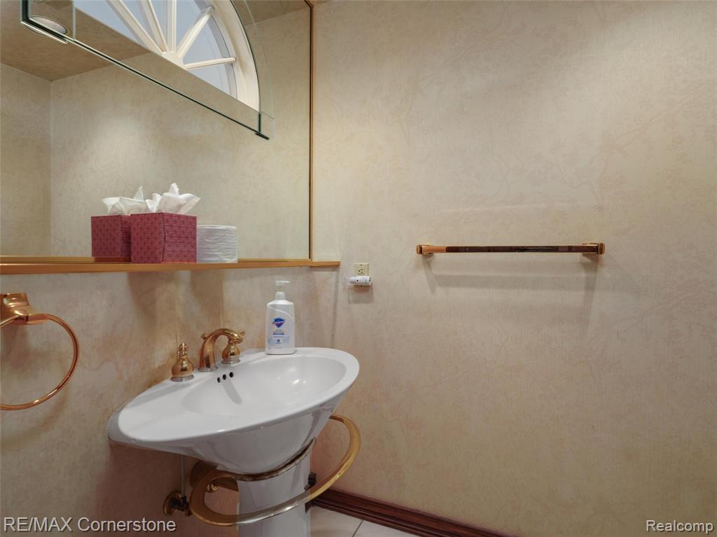 13780 Eaton Drive Property Photo 11