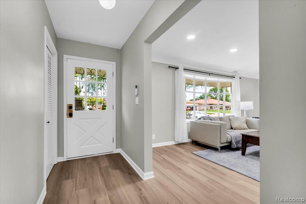 19039 Elsmere Avenue Property Photo 4