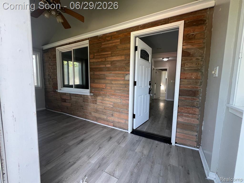 5694 Robindale Avenue Property Photo 6