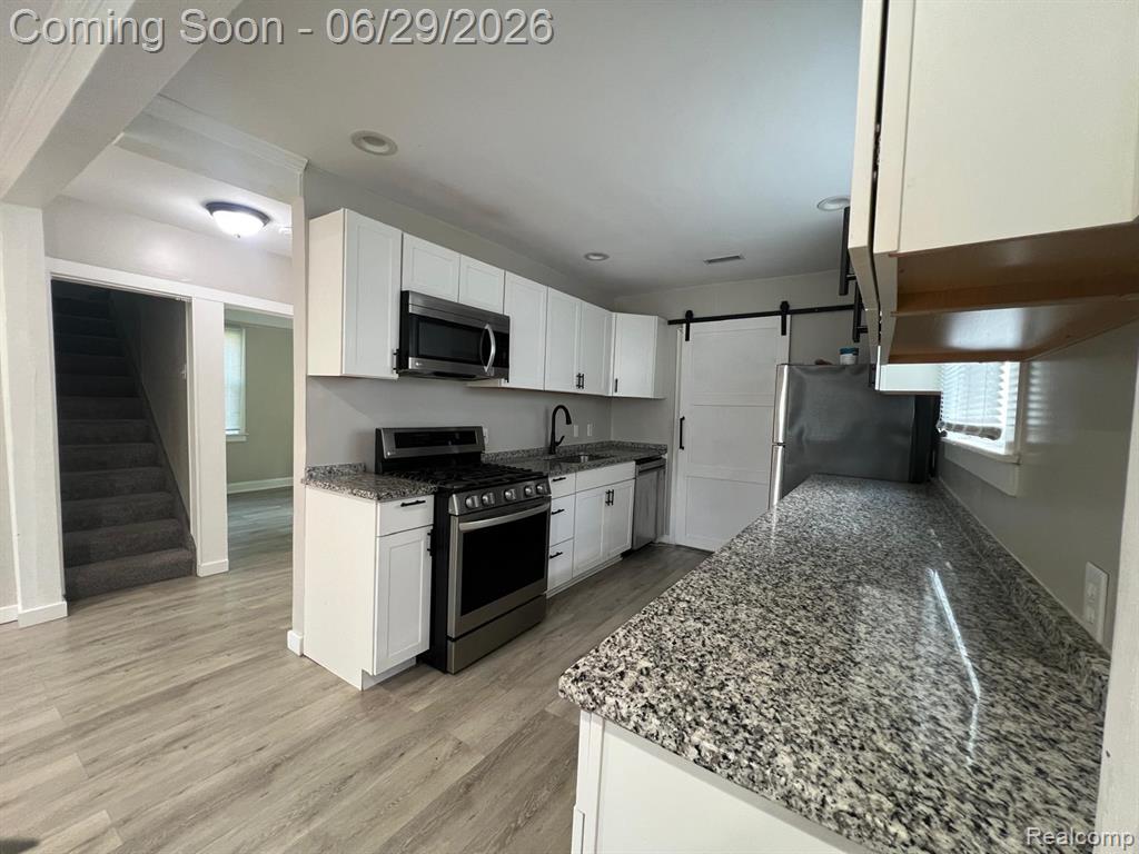 5694 Robindale Avenue Property Photo 9