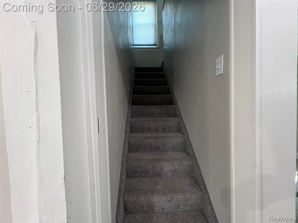 5694 Robindale Avenue Property Photo 11