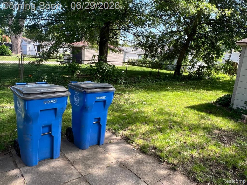 5694 Robindale Avenue Property Photo 15