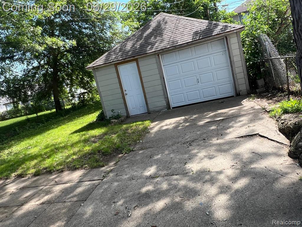 5694 Robindale Avenue Property Photo 16