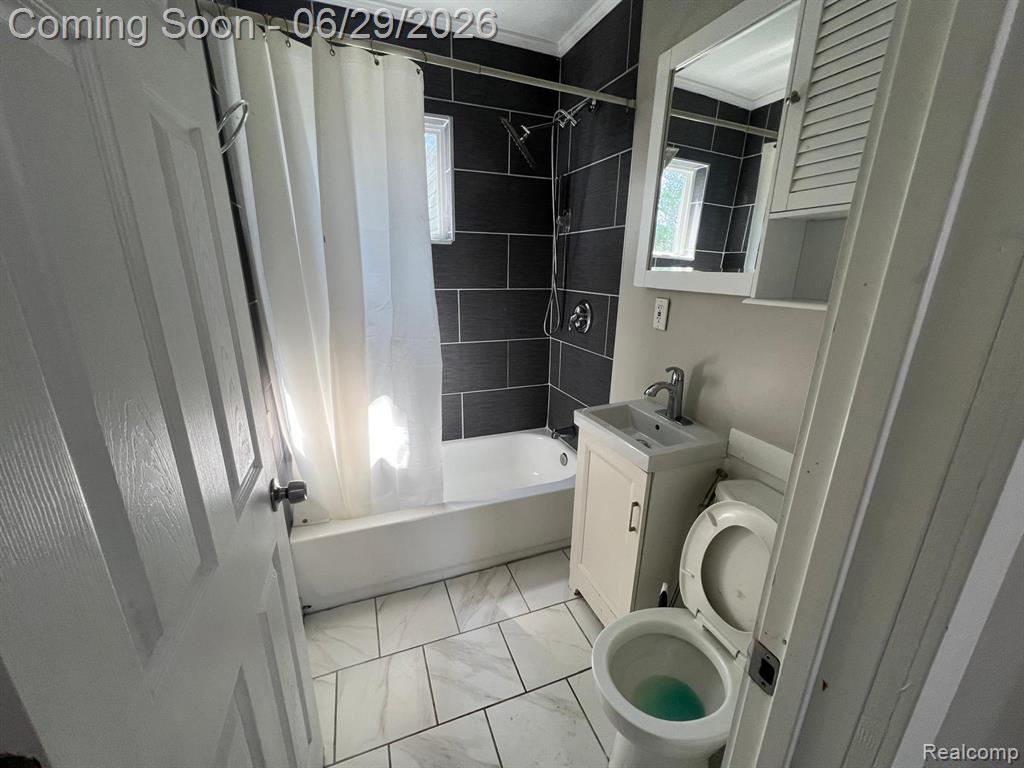 5694 Robindale Avenue Property Photo 17