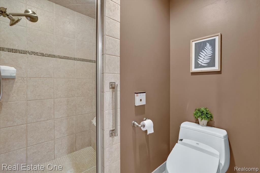 5161 Ledgewood Drive Property Photo 29