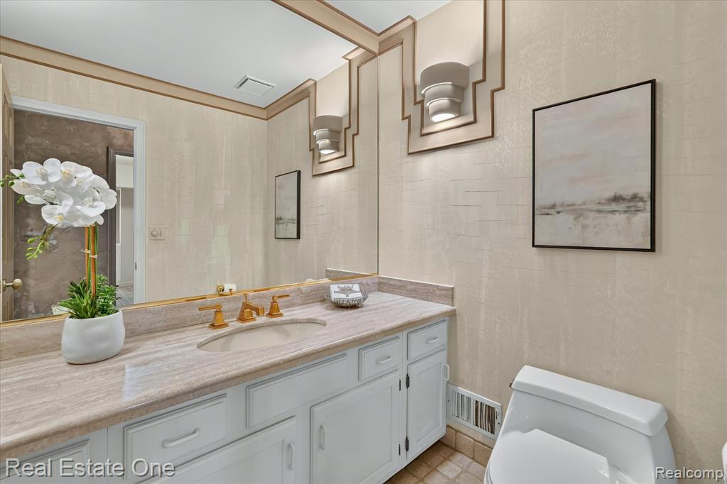 5161 Ledgewood Drive Property Photo 36