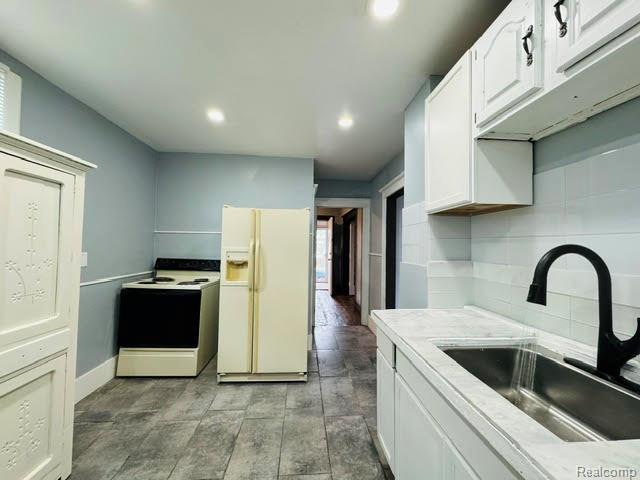 7714 E Canfield Street Property Photo 4