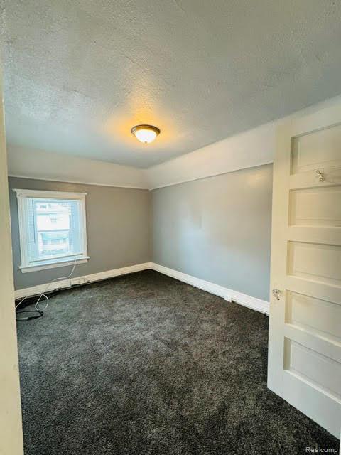 7714 E Canfield Street Property Photo 5