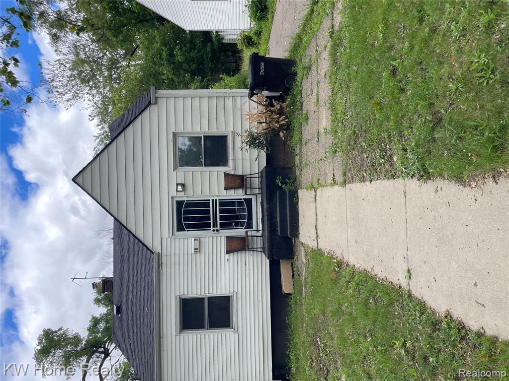 19350 Glastonbury Road Property Photo 1