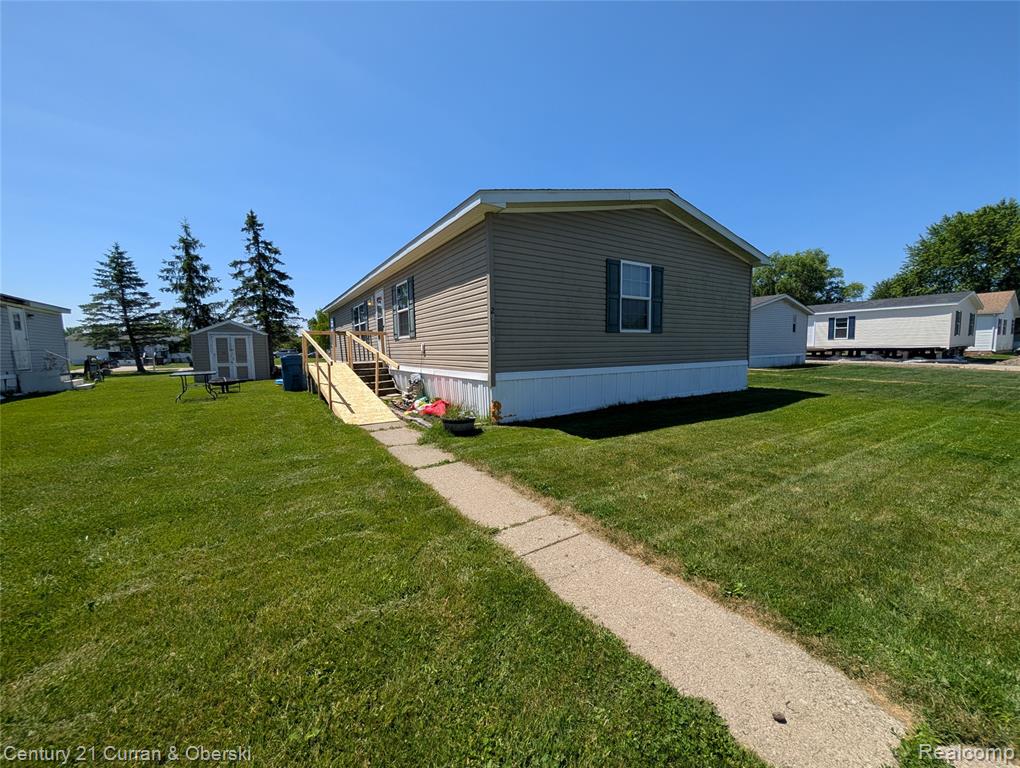 29319 Maple Property Photo 18