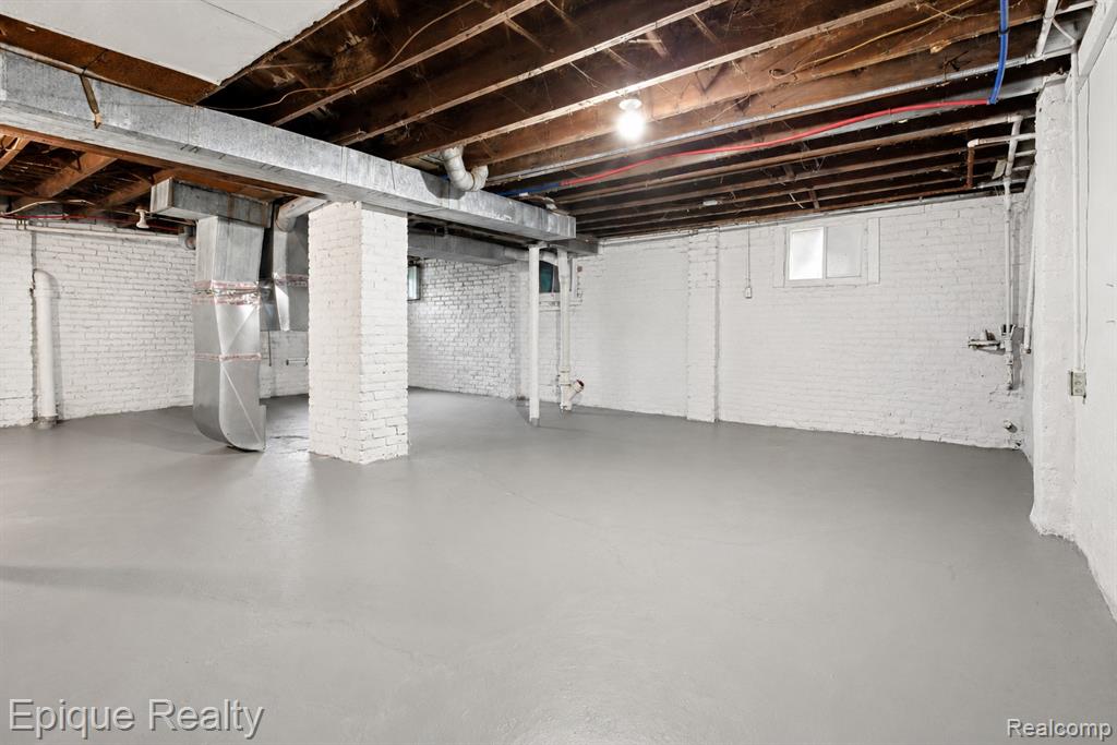 5045 Fairview Street Property Photo 27