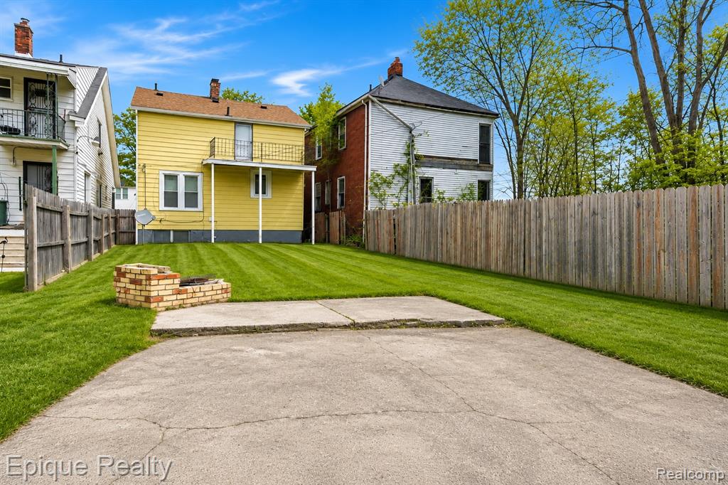 5045 Fairview Street Property Photo 30