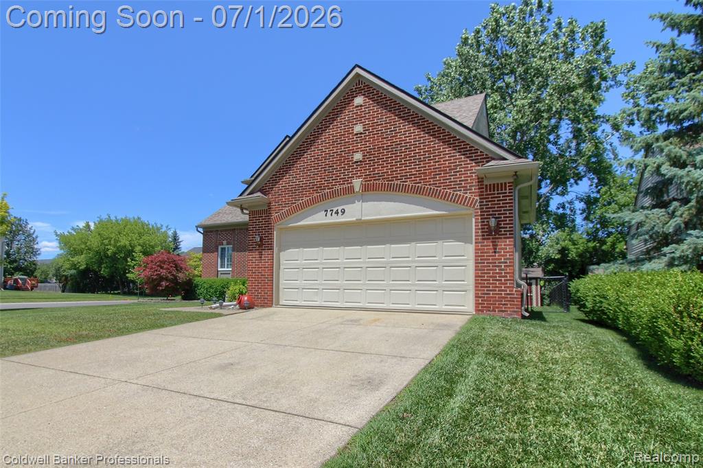 7749 Dover Drive Property Photo 3