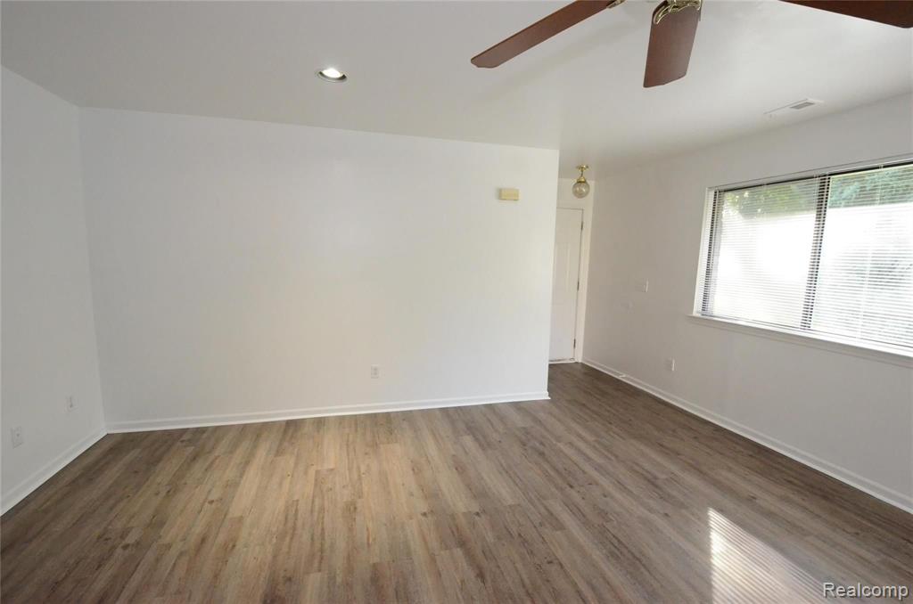 42803 Lilley Pointe Drive Property Photo 2