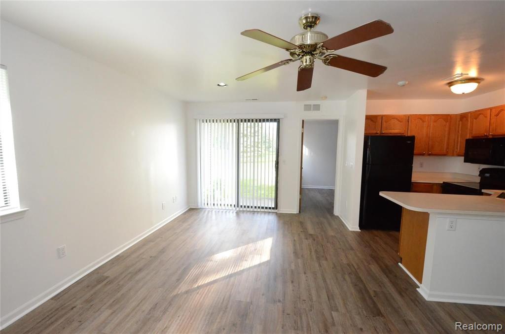 42803 Lilley Pointe Drive Property Photo 6