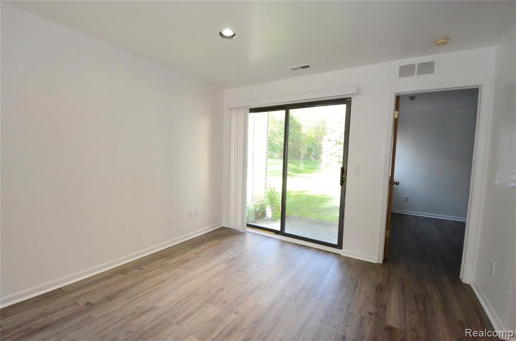 42803 Lilley Pointe Drive Property Photo 7