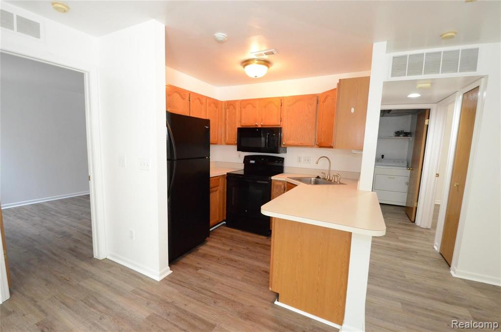 42803 Lilley Pointe Drive Property Photo 8
