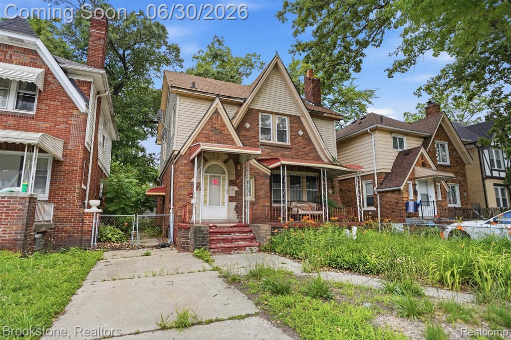 16247 Roselawn Street Property Photo 1
