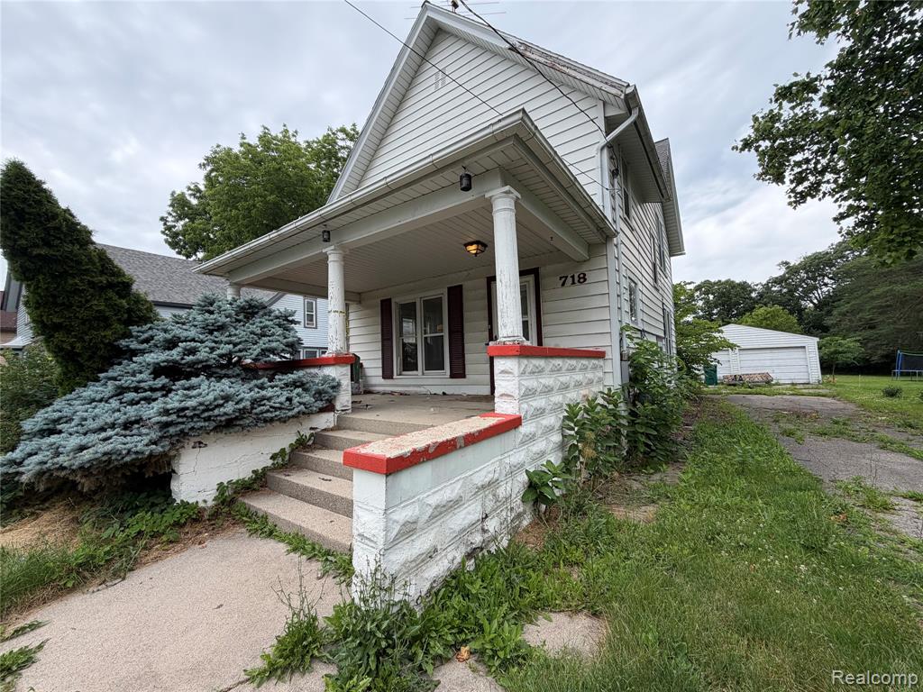 718 River Street Property Photo 3