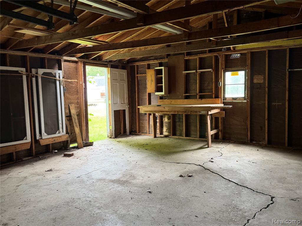 718 River Street Property Photo 11