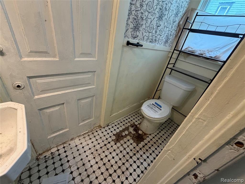 718 River Street Property Photo 20