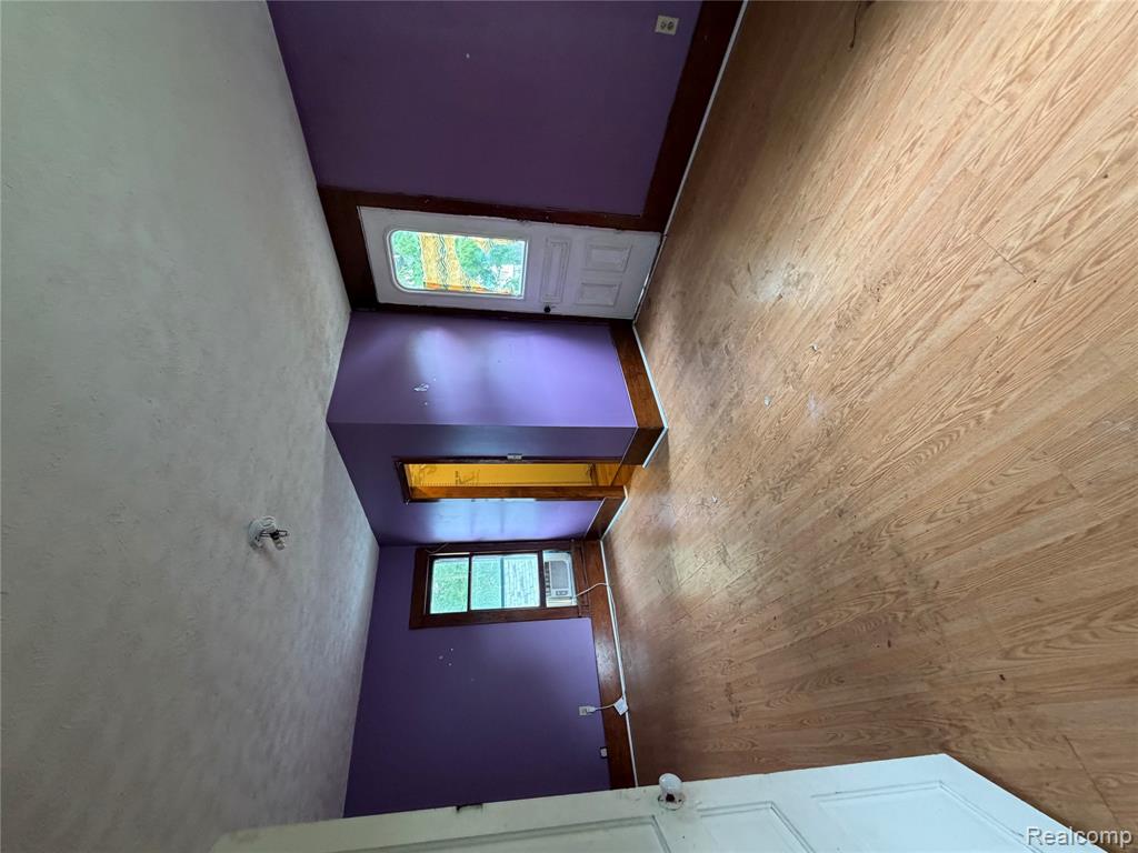 718 River Street Property Photo 26