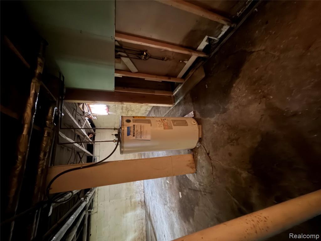 718 River Street Property Photo 34