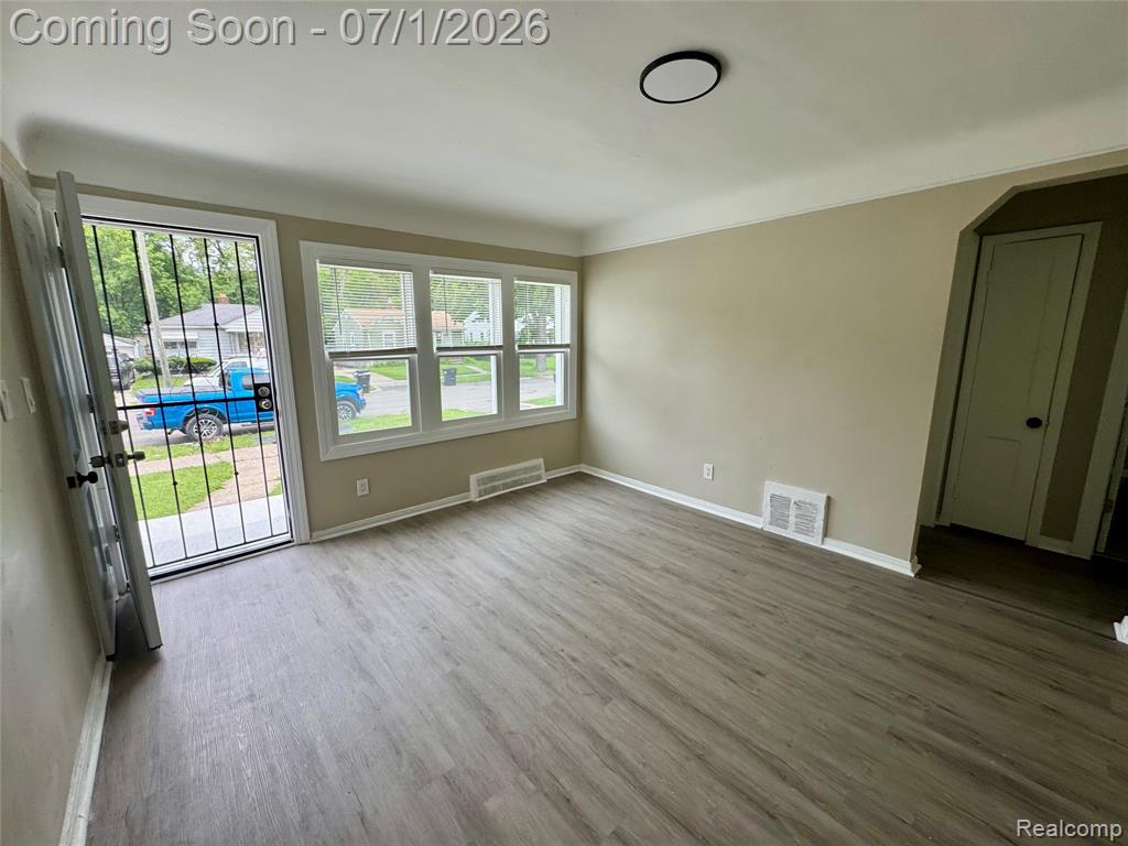 19457 Gilchrist Street Property Photo 4