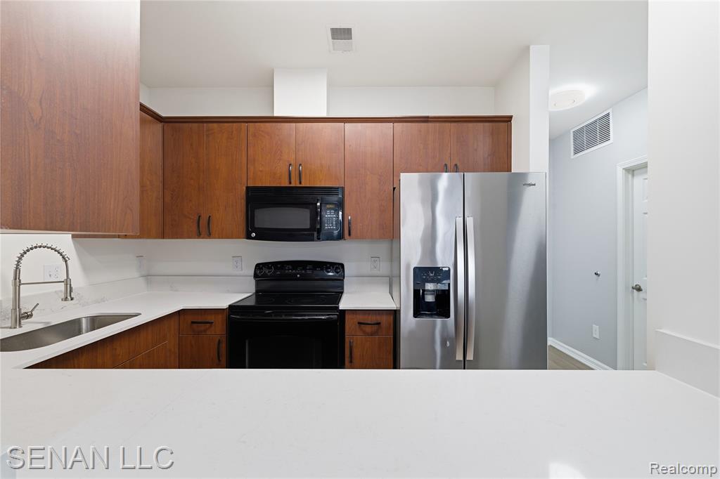 22230 Michigan Avenue Property Photo 10