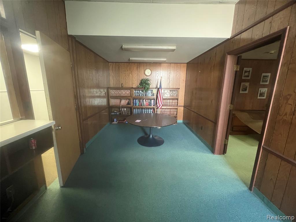 1020 Springwells Street Property Photo 11