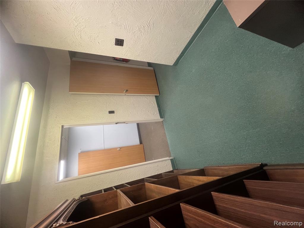 1020 Springwells Street Property Photo 22