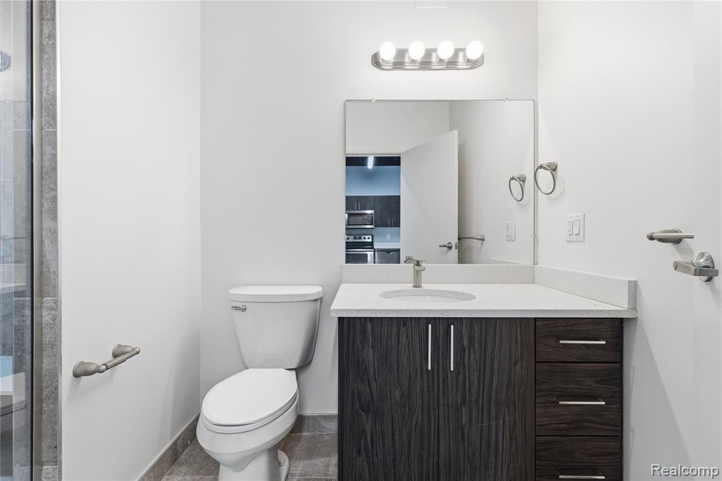 22253 Michigan Avenue Property Photo 10
