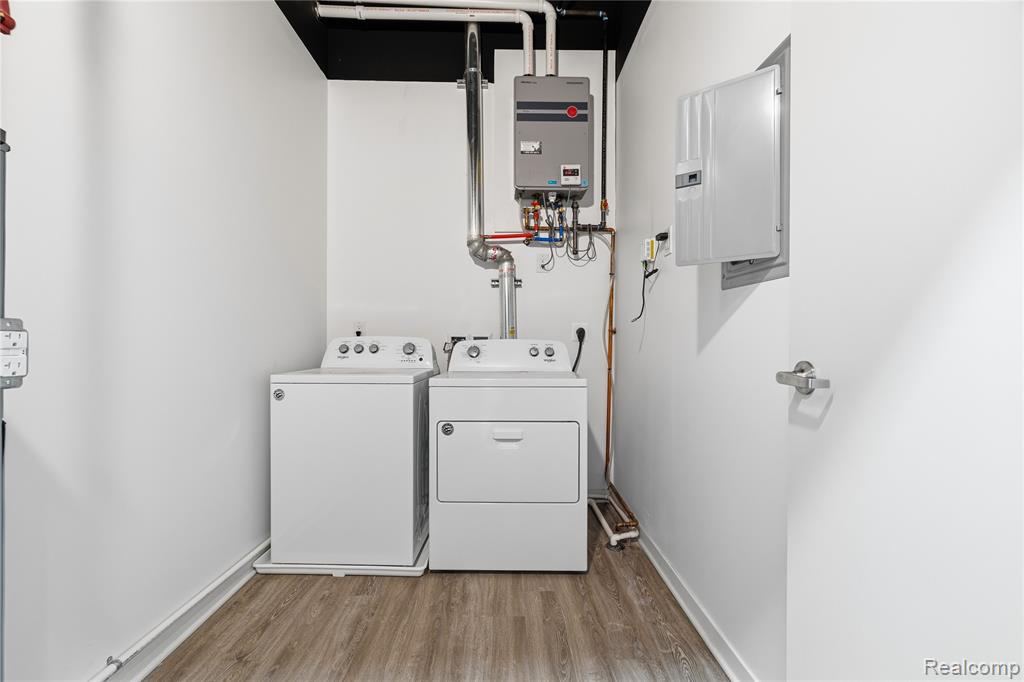 22253 Michigan Avenue Property Photo 12