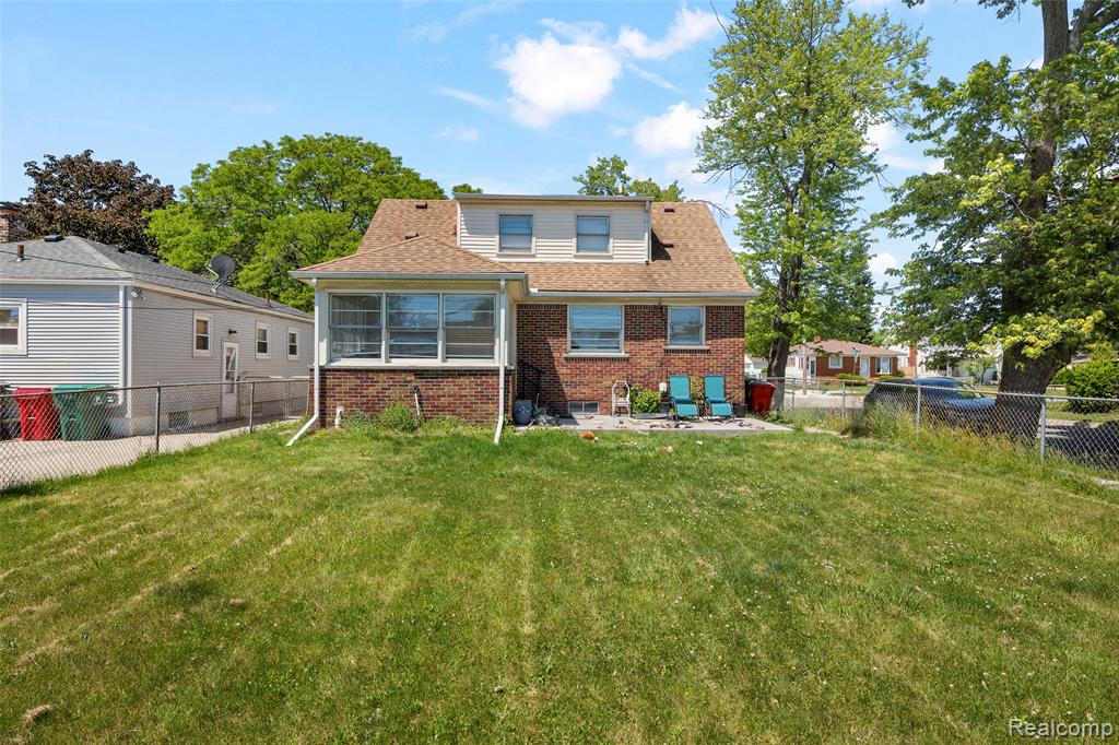 24740 Saxony Avenue Property Photo 9