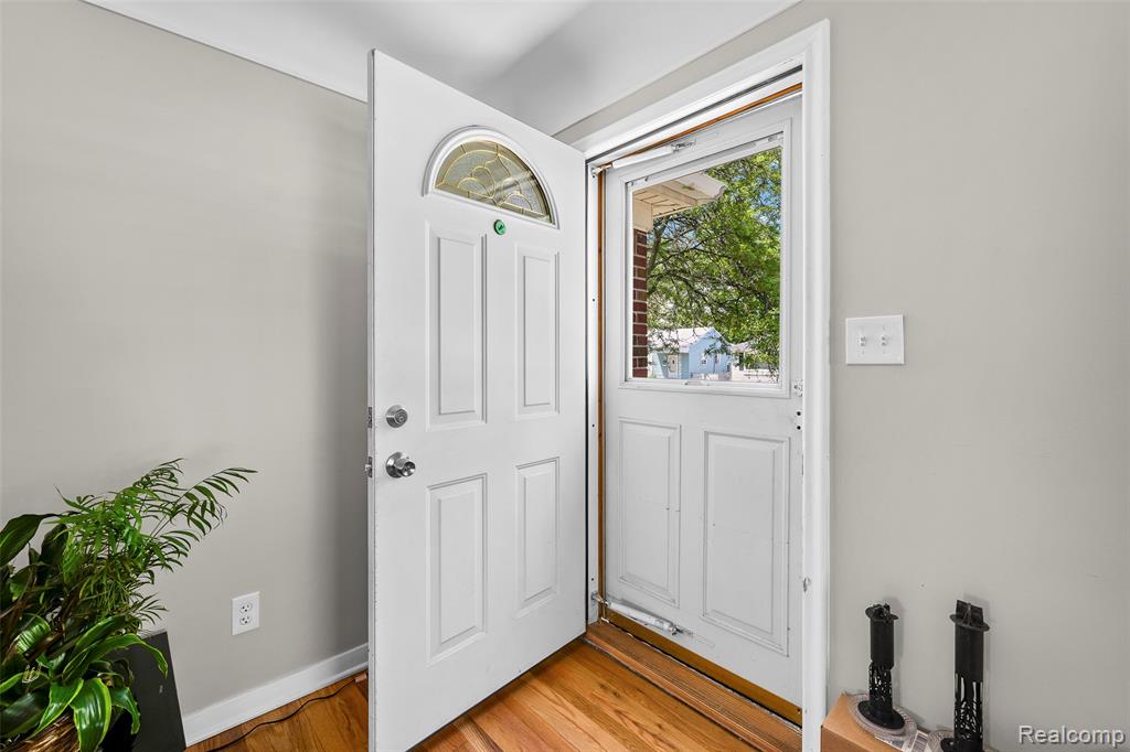 24740 Saxony Avenue Property Photo 10
