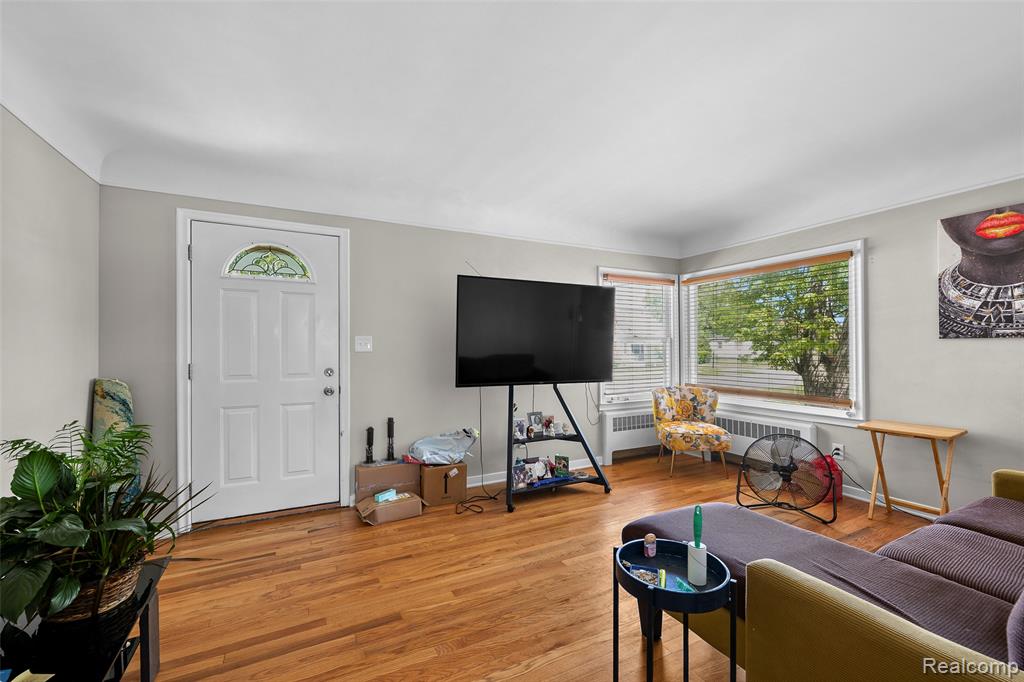 24740 Saxony Avenue Property Photo 12