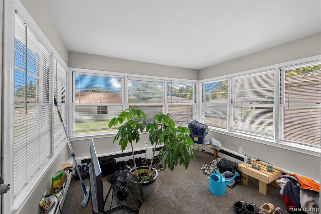 24740 Saxony Avenue Property Photo 16