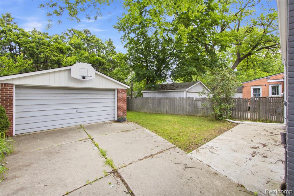 1388 Vernier Road Property Photo 17