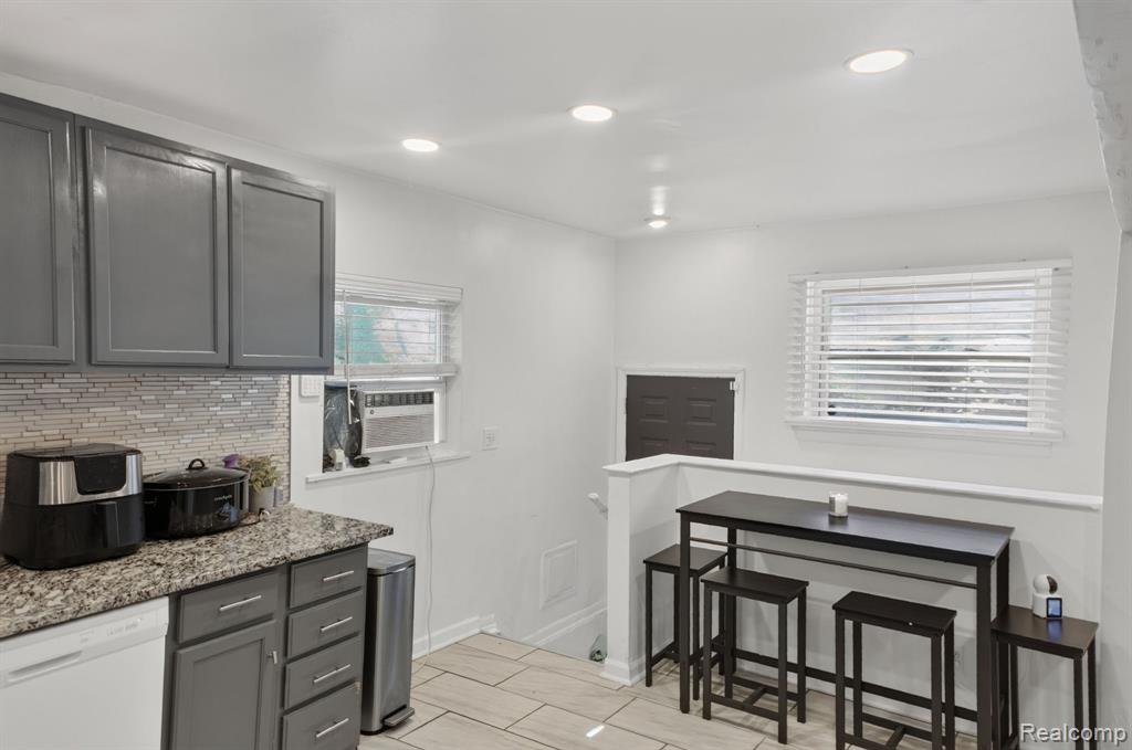 21326 Ithaca Avenue Property Photo 8