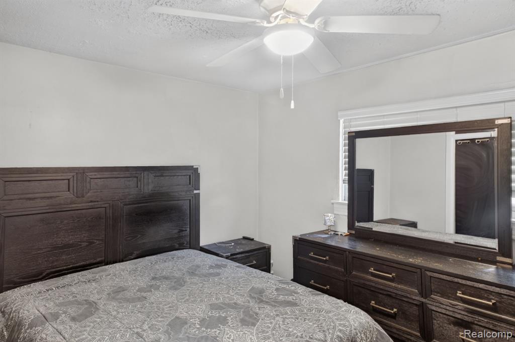 21326 Ithaca Avenue Property Photo 11