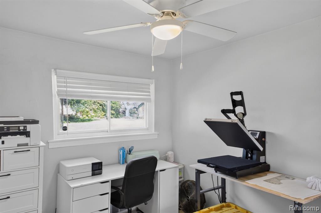 21326 Ithaca Avenue Property Photo 16