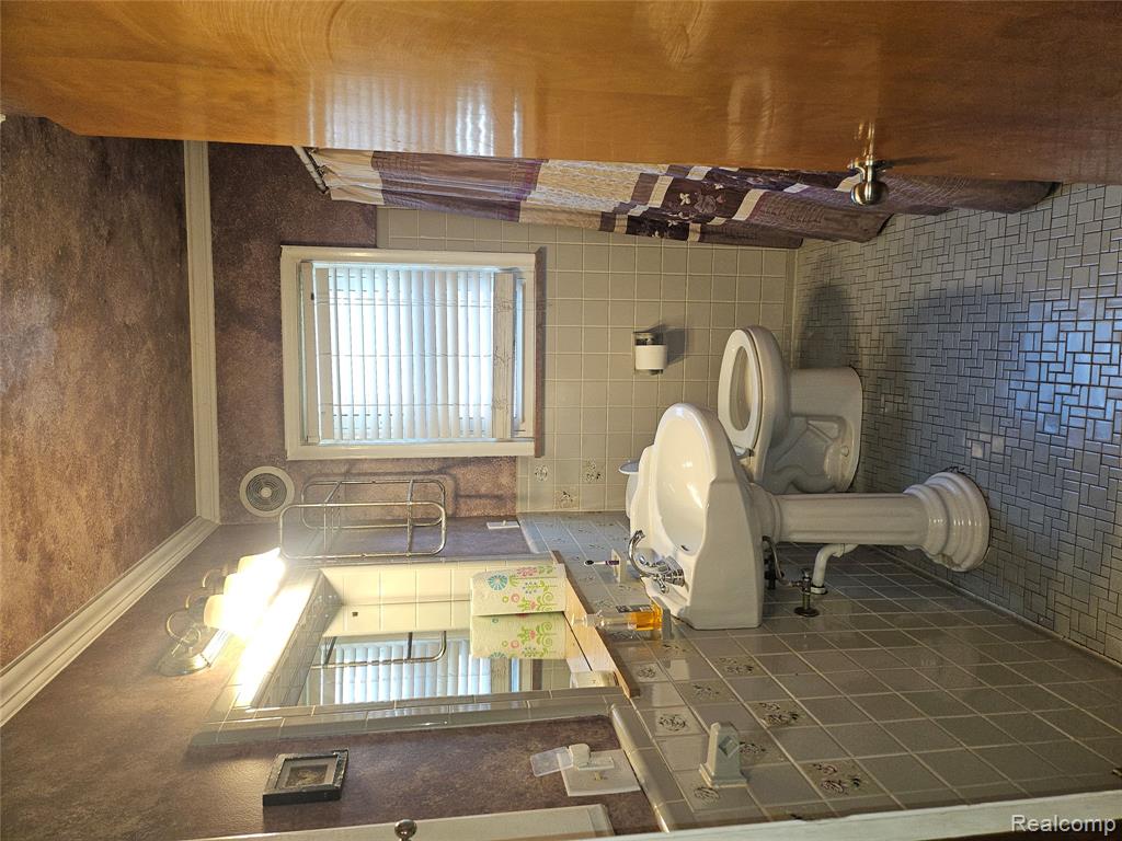 20296 Damman Street Property Photo 3